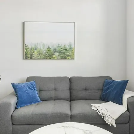 Landing Modern Apartment With Amazing Amenities Id1803X59